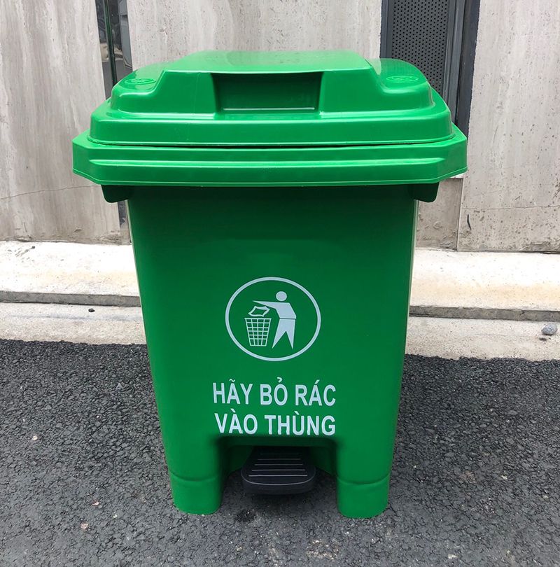 Thùng rác công cộng